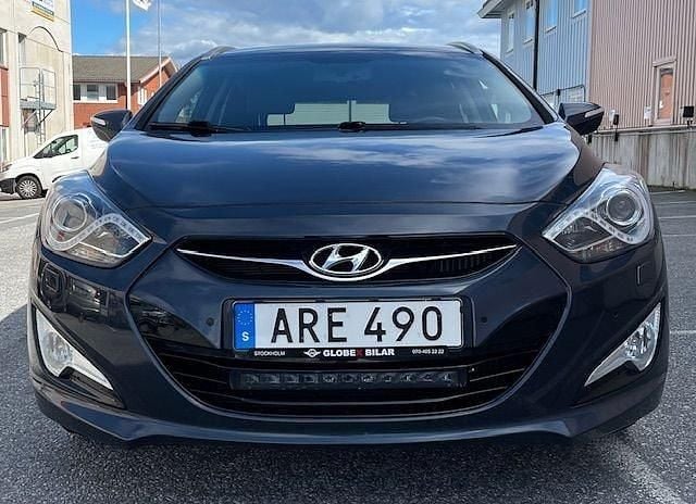 Ljusblå (blå) Begagnad 2014 Hyundai i40 Kombi | 123 500 kr (Marknadspris) - Bild 1/4
