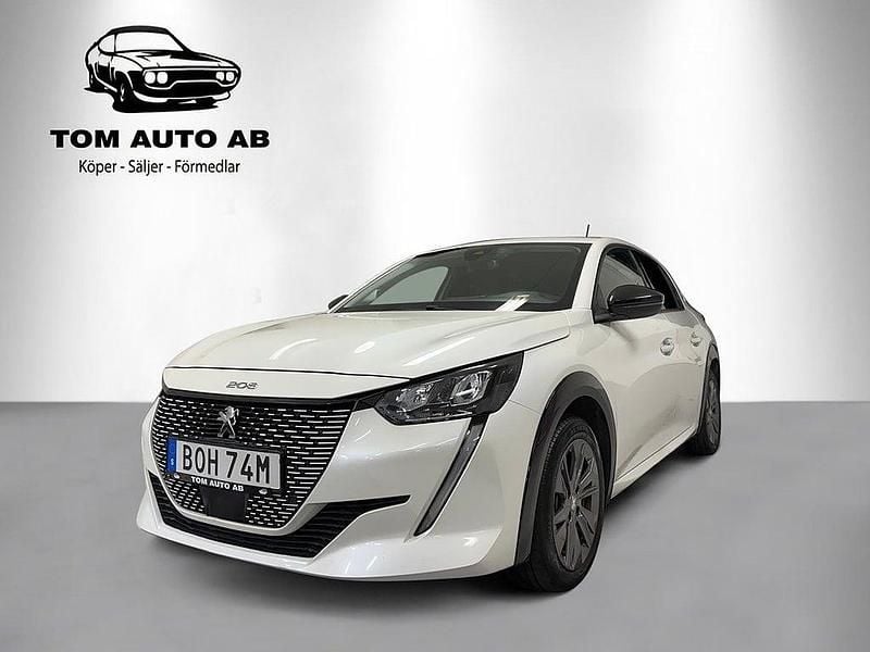 Vit Begagnad 2022 Peugeot e-208 Halvkombi | 175 000 kr (Marknadspris) - Bild 1/4