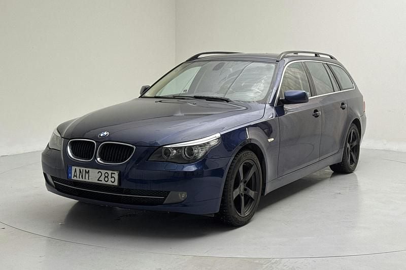 Blå Begagnad 2008 BMW 520 Kombi | 55 000 kr (Marknadspris) - Bild 1/4
