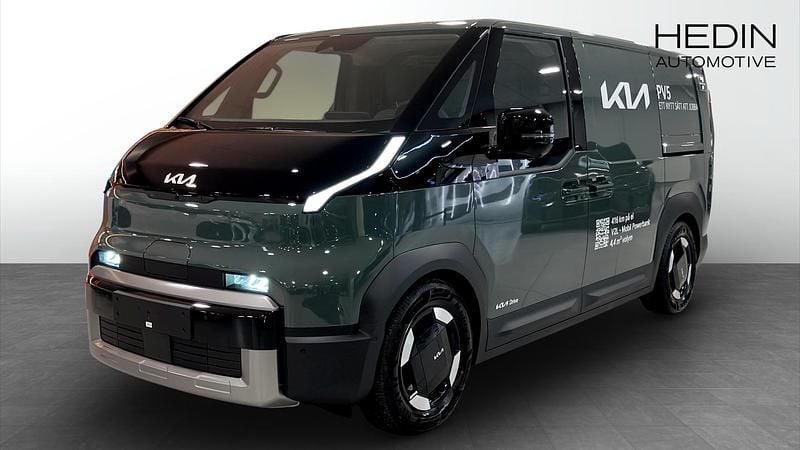 Grön Begagnad 2025 Kia PV5 Plus Minibuss | 506 900 kr - Bild 1/4