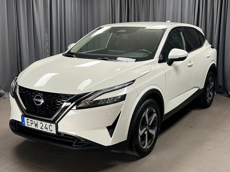 Vit Begagnad 2023 Nissan Qashqai N-Connecta SUV | 268 900 kr (Marknadspris) - Bild 1/4