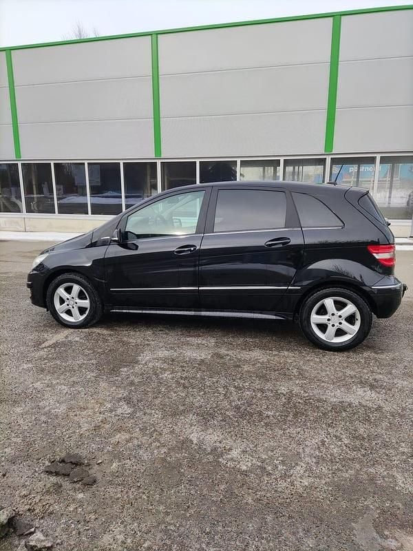 Begagnad Mercedes B180 116 HK (85 kW) 2011 Minibuss