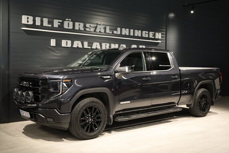 Svart Begagnad 2022 GMC Sierra Van | 899 000 kr (Marknadspris) - Bild 1/4