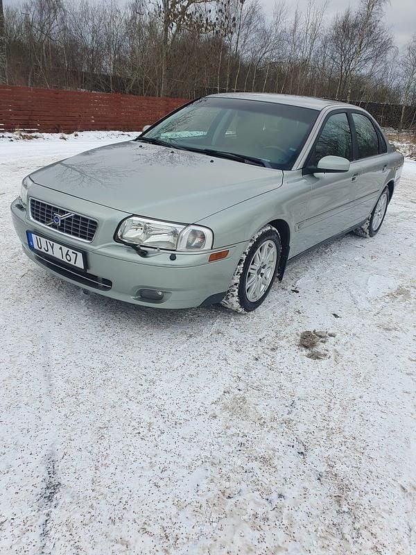 Begagnad 2004 Volvo S80 Sedan | 23 000 kr (Bra pris) - Bild 1/4