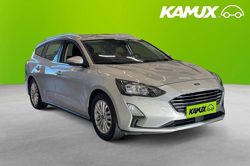 Grå Begagnad 2020 Ford Focus Titanium Kombi | 164 700 kr (Marknadspris) - Bild 1/3