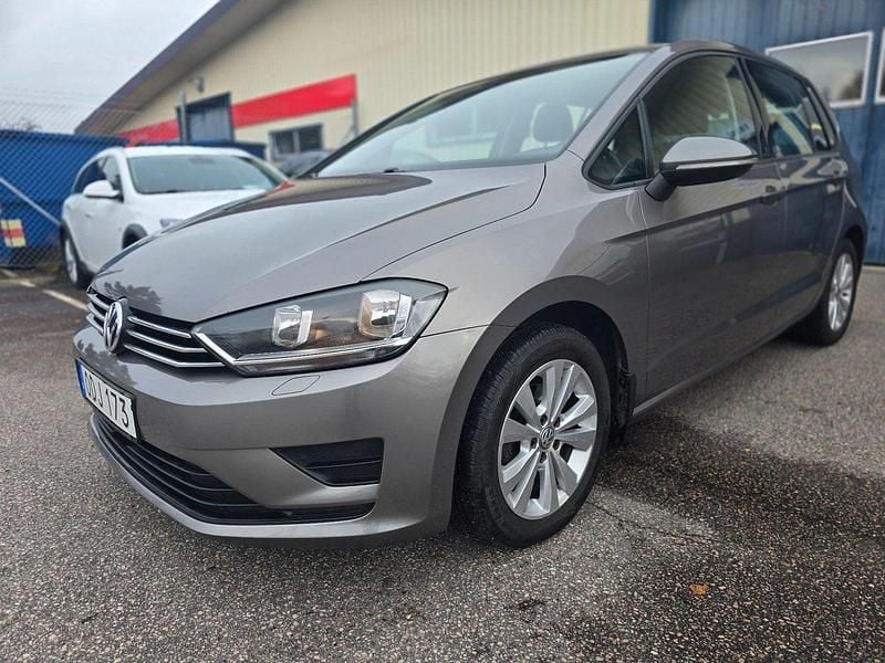 Grå Begagnad 2016 VW Golf VII Halvkombi | 115 000 kr (Marknadspris) - Bild 1/4