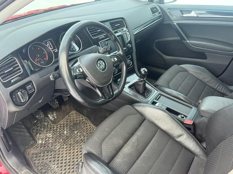 Begagnad VW Golf VII 150 HK (110 kW) 2015 Tornado red