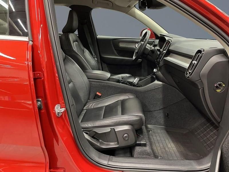 Röd Begagnad 2022 Volvo XC40 Inscription SUV | 319 000 kr (Bra pris) - Bild 1/3