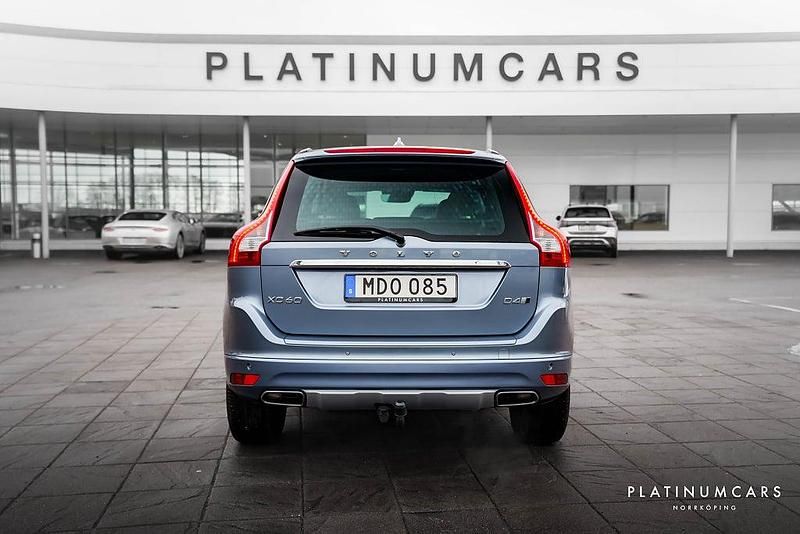 Begagnad Volvo XC60 Standard 190 HK (139 kW) 2016 Ljusblå SUV