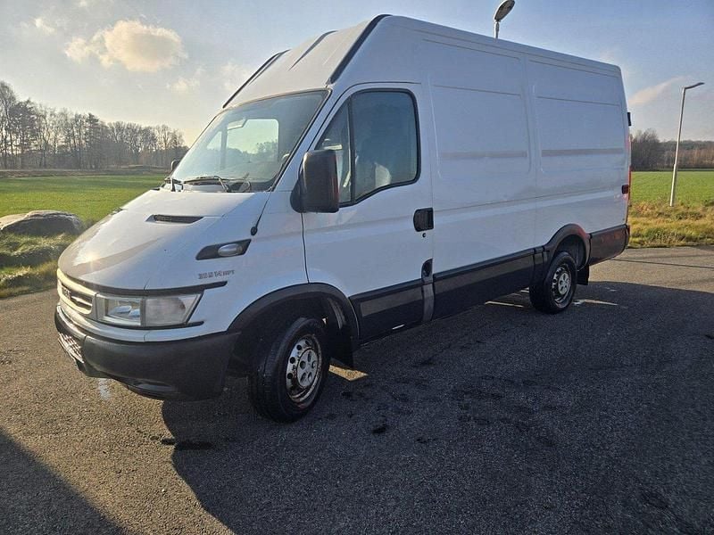 Vit Begagnad 2006 Iveco Daily Van | 55 000 kr (Superpris) - Bild 1/4