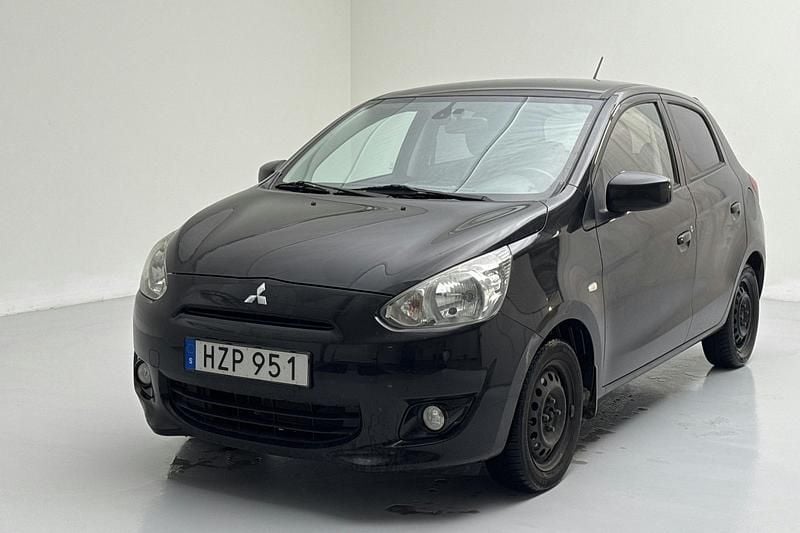 Svart Begagnad 2015 Mitsubishi Space Star | 72 000 kr (Marknadspris) - Bild 1/4