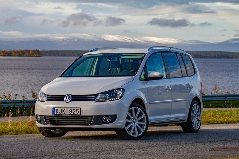 Vit Begagnad 2012 VW Touran GT Minibuss | 75 000 kr (Bra pris) - Bild 1/1