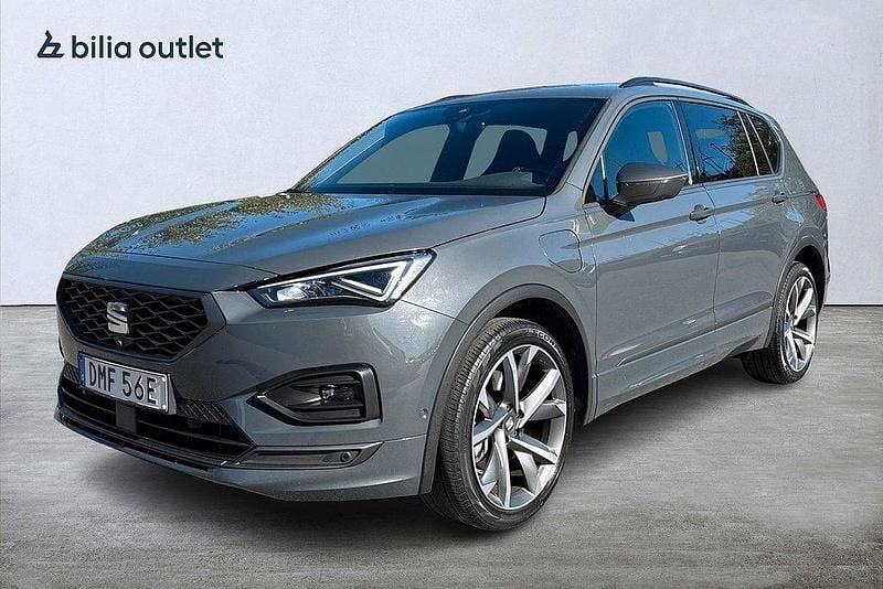 Grå Begagnad 2020 Seat Tarraco FR SUV | 259 900 kr (Marknadspris) - Bild 1/4