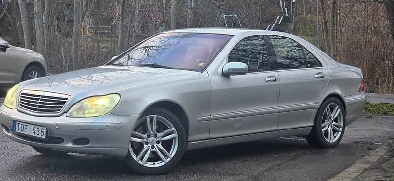 Silver Begagnad 2001 Mercedes S500 Sedan | 59 800 kr - Bild 1/4