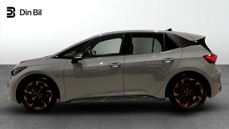 Begagnad Cupra Born 169 kW (231 HK) 2023 Vapor grey Halvkombi