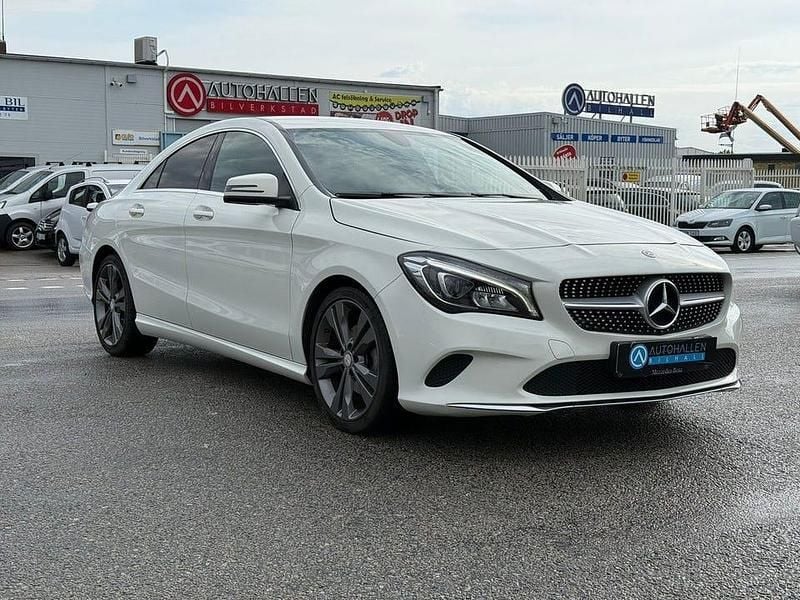Vit Begagnad 2017 Mercedes CLA220 AMG Sedan | 199 200 kr (Superpris) - Bild 1/4