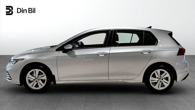 Begagnad VW Golf VIII 110 HK (80 kW) 2023 Silver Halvkombi