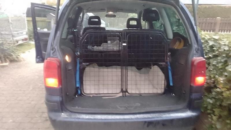 Begagnad Seat Alhambra 150 HK (110 kW) 2007 Minibuss