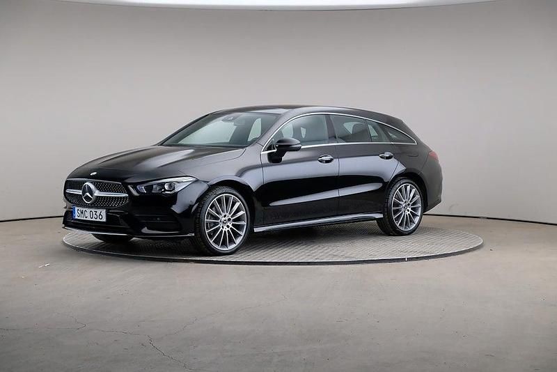 Svart Begagnad 2022 Mercedes CLA250e Shooting Brake AMG line Kombi | 359 000 kr (Marknadspris) - Bild 1/4