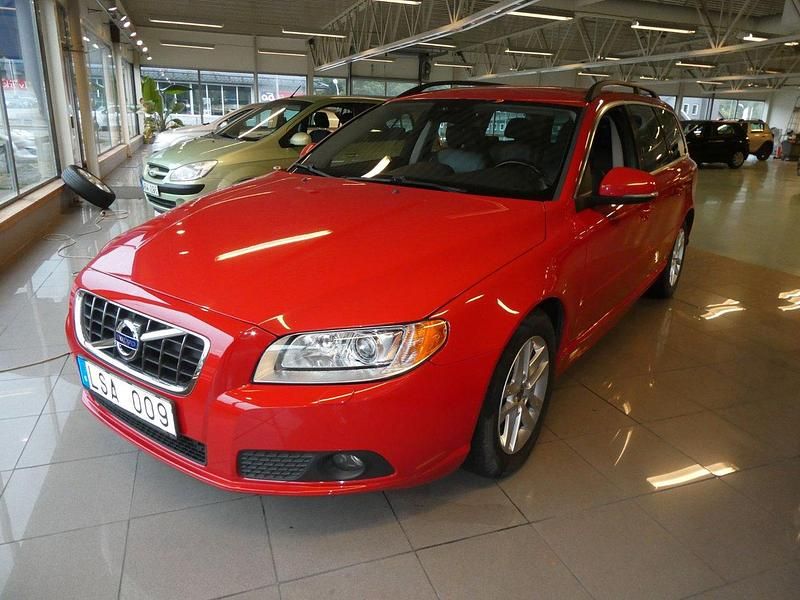 Röd Begagnad 2012 Volvo V70 Momentum Kombi | 88 900 kr (Marknadspris) - Bild 1/4