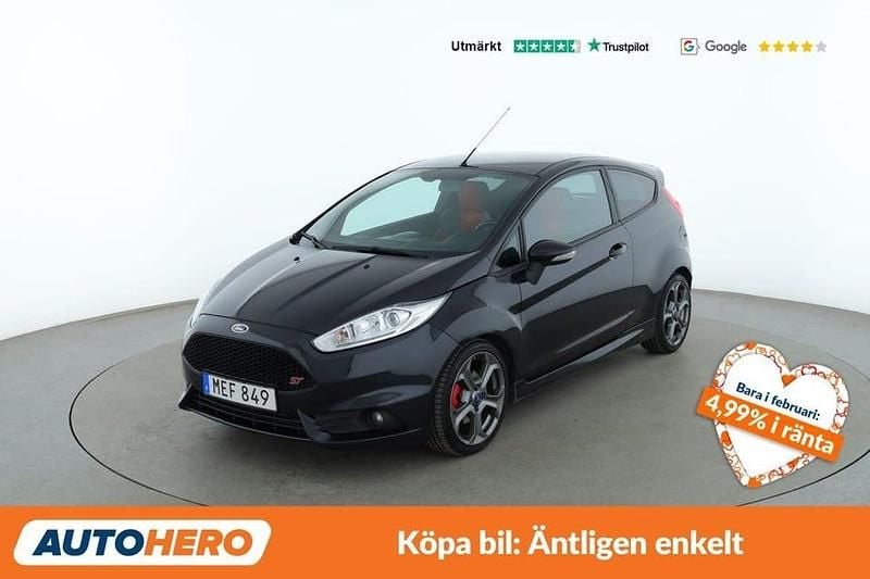 Begagnad Ford Fiesta ST 184 HK (135 kW) 2015 Svart Halvkombi