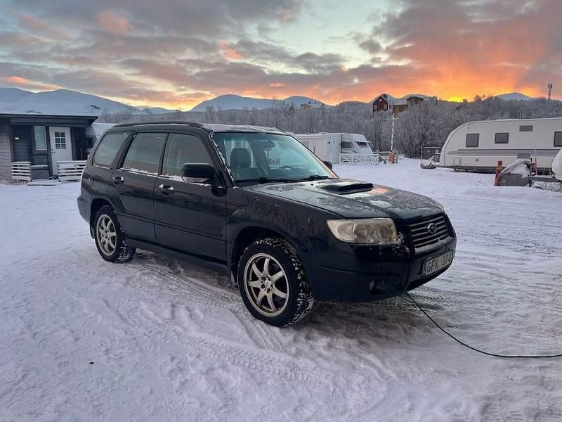 Svart Begagnad 2006 Subaru Forester SUV | 48 000 kr (Dyr) - Bild 1/4