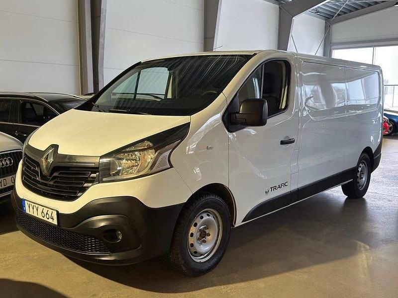Vit Begagnad 2018 Renault Trafic Minibuss | 138 700 kr (Superpris) - Bild 1/4
