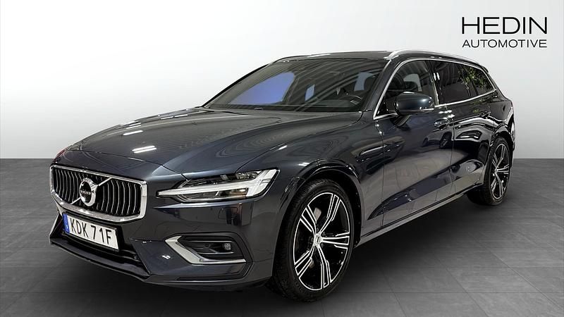 Grå Begagnad 2019 Volvo V60 Inscription Kombi | 289 900 kr (Marknadspris) - Bild 1/4