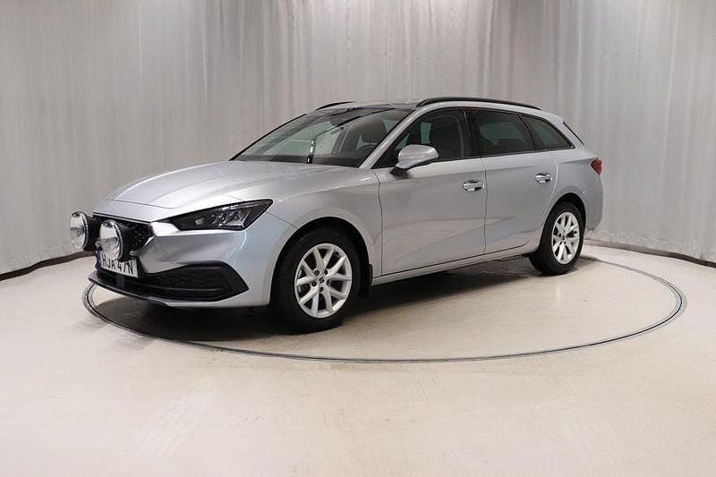 Silver Begagnad 2023 Seat Leon Kombi | 228 900 kr (Marknadspris) - Bild 1/4
