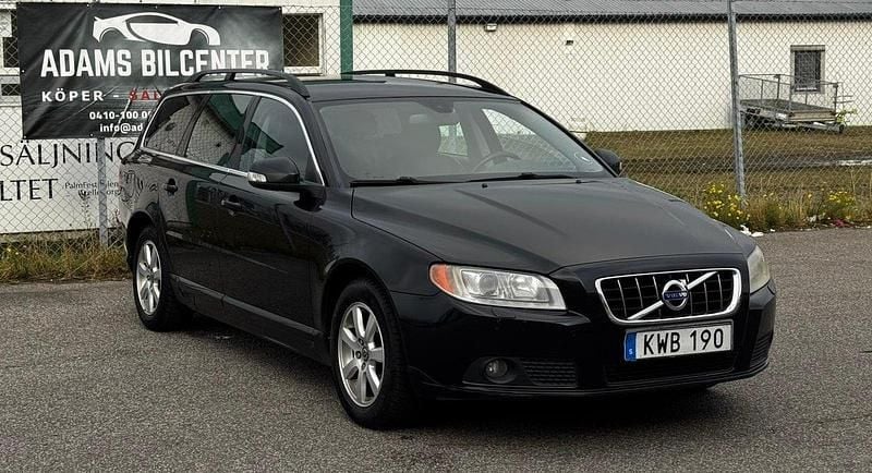 Svart Begagnad 2010 Volvo V70 Kombi | 69 000 kr (Marknadspris) - Bild 1/4