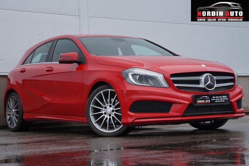 Röd Begagnad 2015 Mercedes A200 AMG Halvkombi | 134 900 kr (Marknadspris) - Bild 1/4