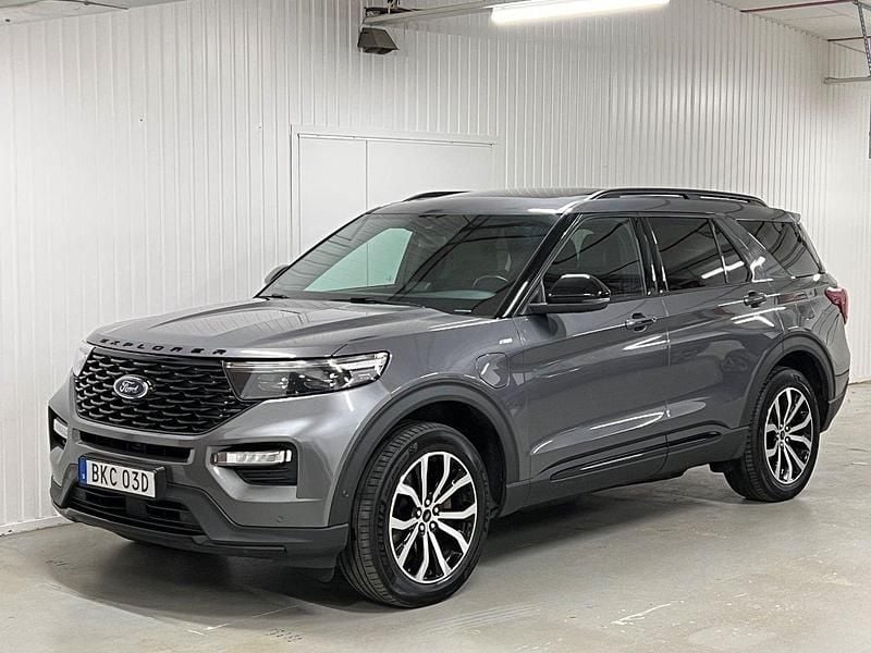 Grå Begagnad 2020 Ford Explorer ST SUV | 299 900 kr - Bild 1/4