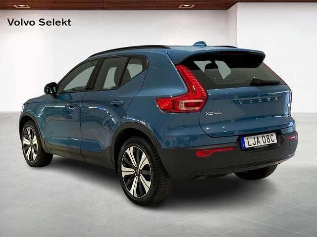Begagnad Volvo XC40 210 HK (154 kW) 2023 Blå SUV