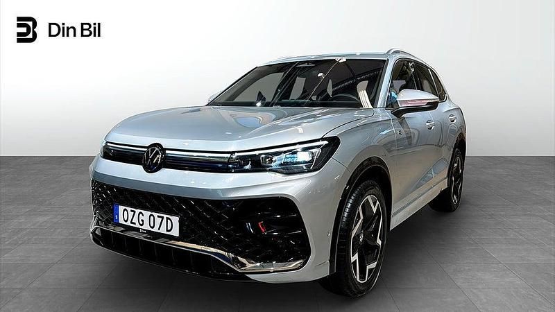 Silver Begagnad 2025 VW Tiguan R-line SUV | 459 900 kr (Marknadspris) - Bild 1/4