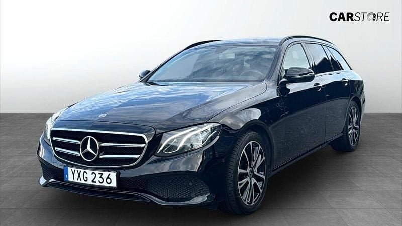 Svart Begagnad 2018 Mercedes E220 Avantgarde Kombi | 219 900 kr (Superpris) - Bild 1/4