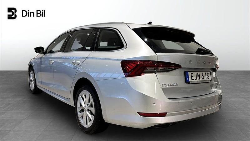 Begagnad Skoda Octavia Style 150 HK (110 kW) 2024 Silver Kombi