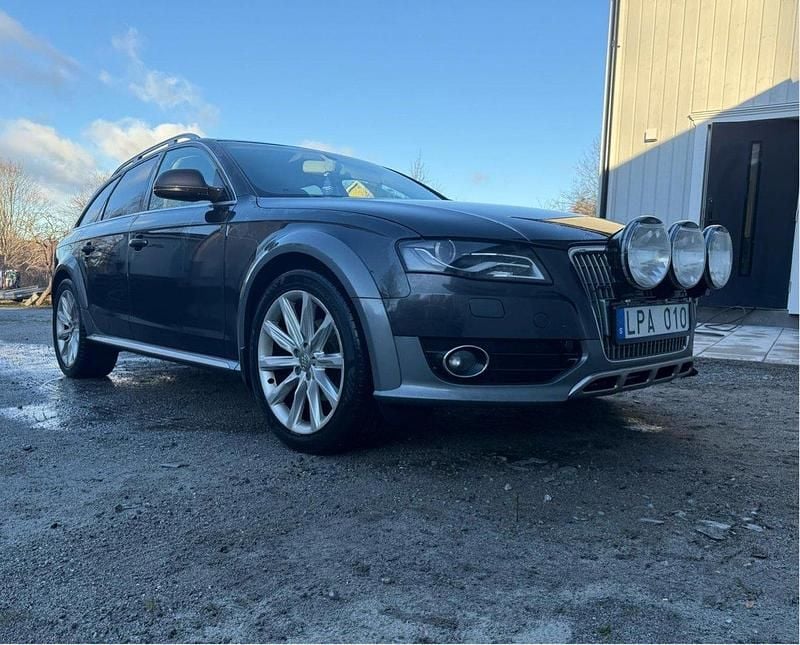 Grå Begagnad 2011 Audi A4 Allroad Comfort Kombi | 87 000 kr (Marknadspris) - Bild 1/4