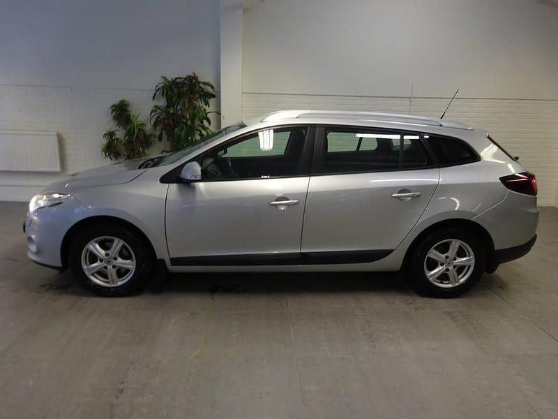 Silver Begagnad 2010 Renault Mégane GrandTour Kombi | 59 500 kr (Lite dyr) - Bild 1/4