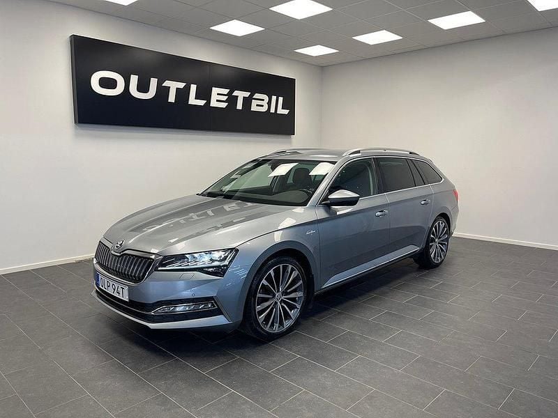 Grå Begagnad 2020 Skoda Superb LAURIN & KLEMENT Kombi | 274 000 kr (Bra pris) - Bild 1/4