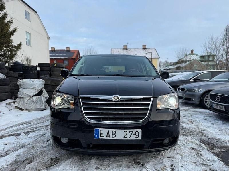Begagnad Chrysler Grand Voyager 193 HK (141 kW) 2010 Svart Minibuss