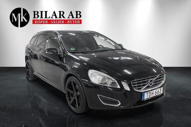 Begagnad Volvo V60 Momentum 215 HK (158 kW) 2013 Svart Kombi