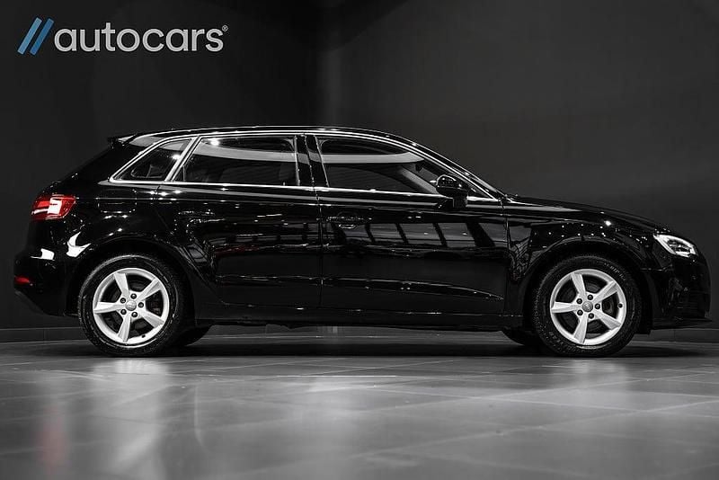 Begagnad Audi A3 Sportback 150 HK (110 kW) 2019 Svart Halvkombi