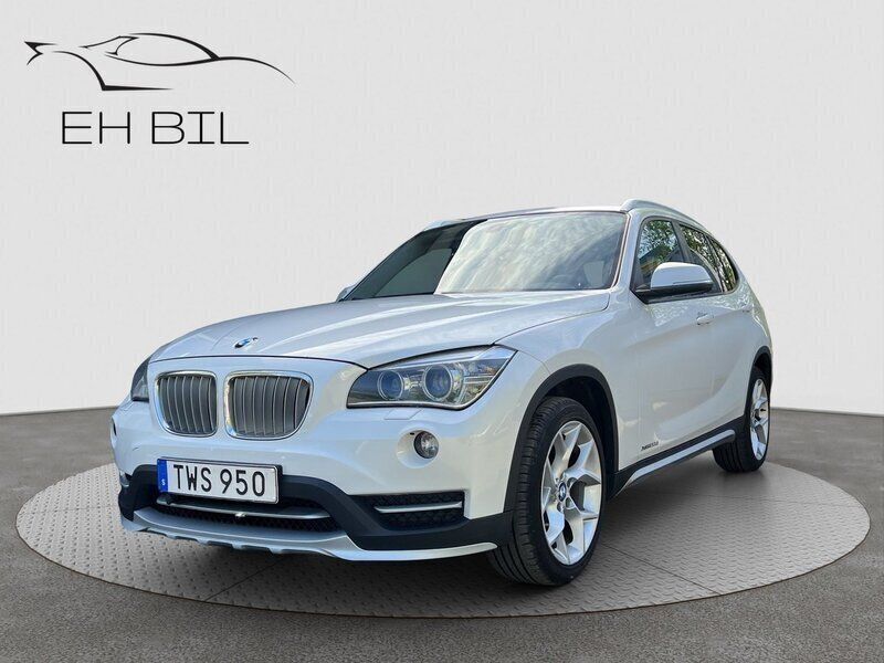 Vit Begagnad 2015 BMW X1 xLine SUV | 149 900 kr (Marknadspris) - Bild 1/4