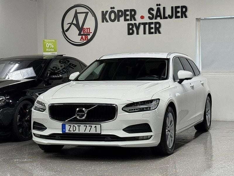 Vit Begagnad 2018 Volvo V90 Momentum Kombi | 249 900 kr (Marknadspris) - Bild 1/4