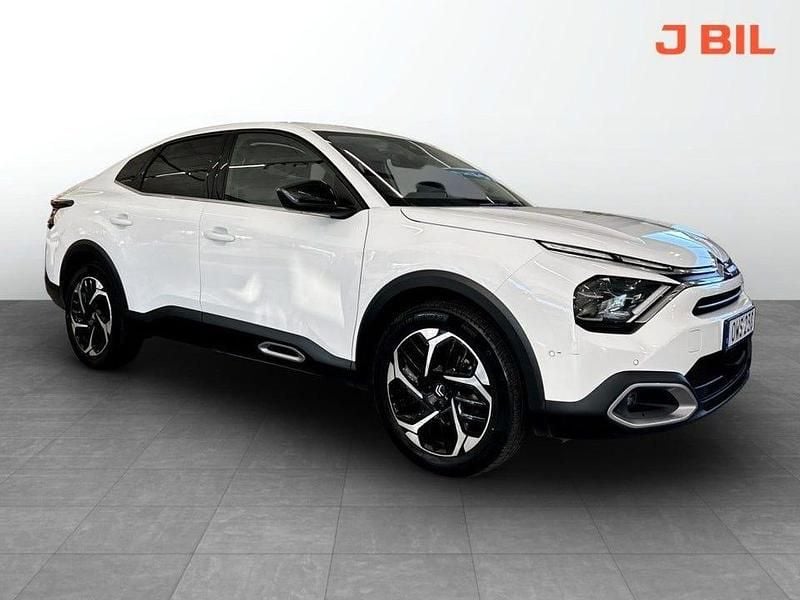 Vit Begagnad 2023 Citroën C4 X Shine SUV | 214 900 kr (Marknadspris) - Bild 1/3