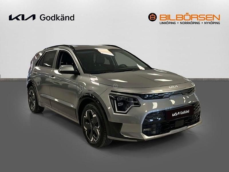 Begagnad Kia e-Niro Advance 150 kW (204 HK) 2022 Grå SUV