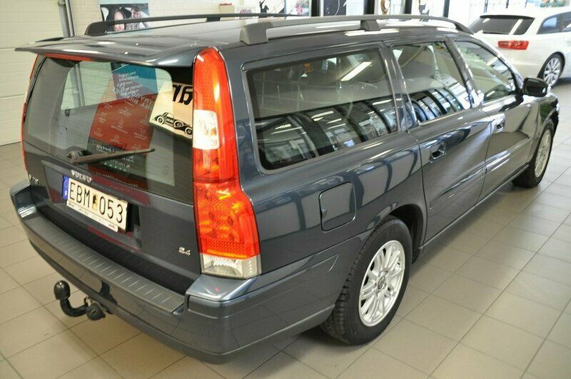 Begagnad Volvo V70 Kinetic 170 HK (125 kW) 2006 Blå Kombi