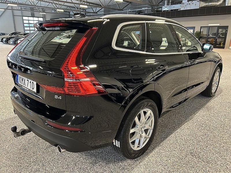 Begagnad Volvo XC60 Momentum 197 HK (144 kW) 2021 Svart med klarlack SUV
