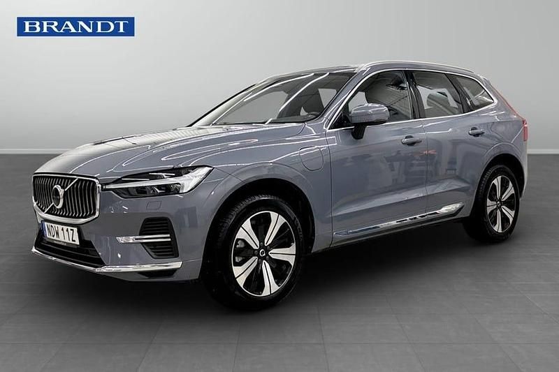 Grå Begagnad 2023 Volvo XC60 Plus SUV | 499 900 kr - Bild 1/4