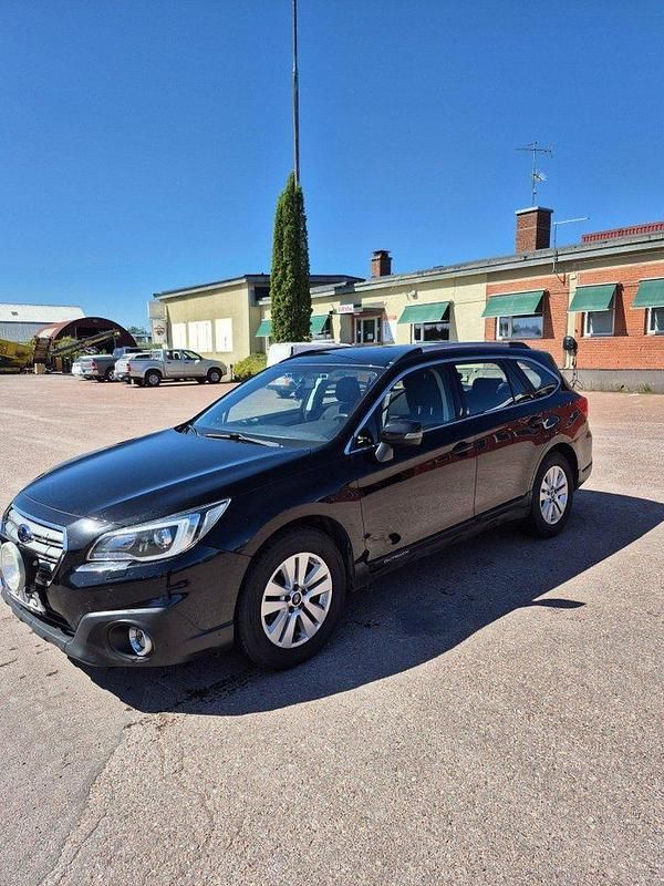 Svart Begagnad 2015 Subaru Outback SUV | 79 000 kr (Bra pris) - Bild 1/4